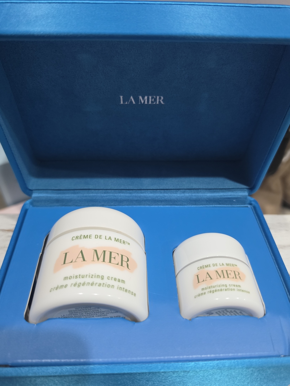 La Mer Moisturizing Cream Set in Turquoise Blue Box